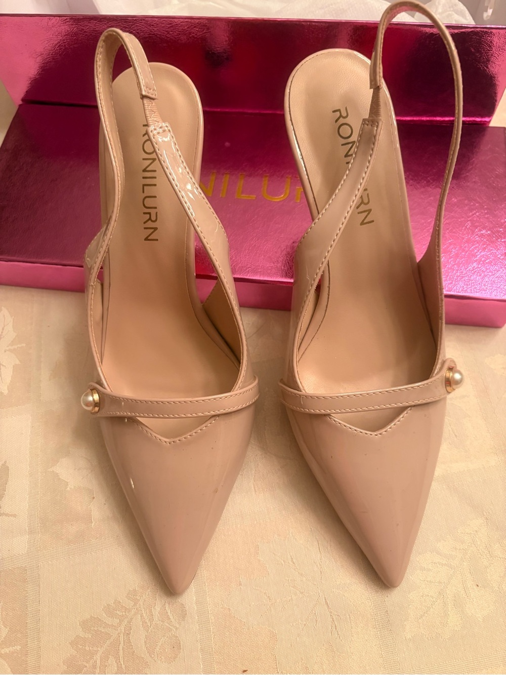 Kitten heel, like new.